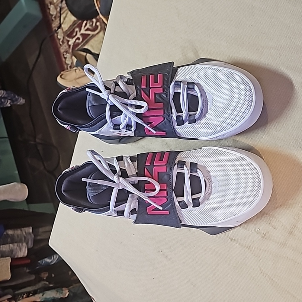 Nike Boys 5 New
